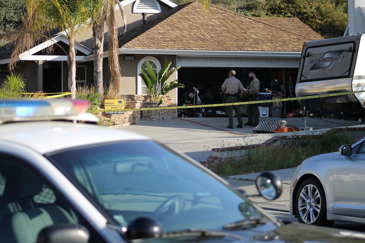 Santa Clarita Valley Sheriff's Station deputies investigate a stabbing on Fir Court in Saugus on Thursday, April 15, 2021.