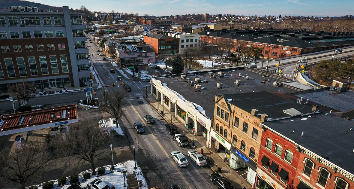 El corazón del centro de South Bethlehem se ubica en las calles Third y Fourth, que están divididas por New Street, una importan