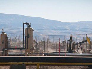 Boilers in an oilfield along the Petroleum Highway in California. (Tara Lohan)