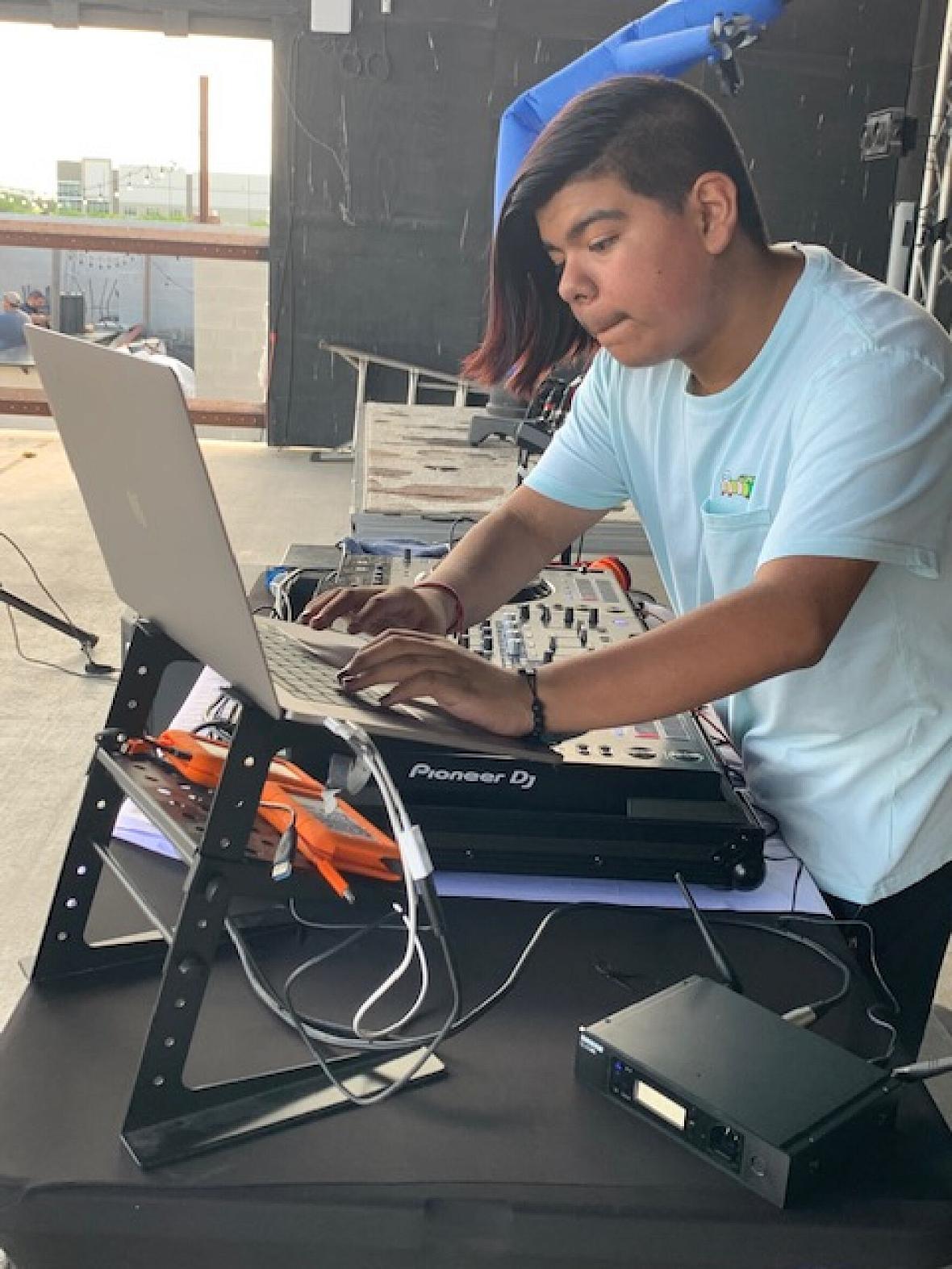 DJ Axe6, 14-year-old Abram Estrada, was diagnosed with type 2 diabetes in early 2021.