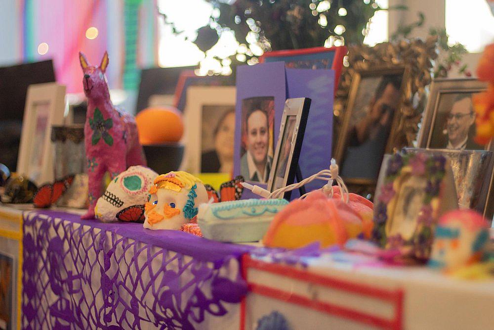 Día de los Muertos altar honors COVID dead at Sherlock Elementary School, 2021.