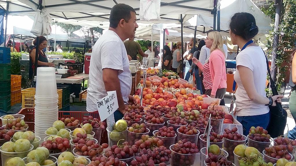 A weekly farmers market in front of Children's Hospital Los Angeles gives patients, family and staff access to healthy food.