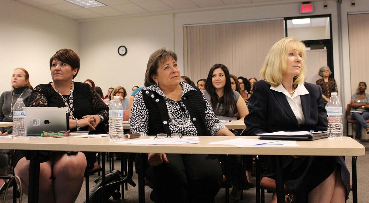 Meeting in Tucson since 2015, a group of judges, lawyers and child advocates has developed a toolkit that includes information on finding a detained or deported parent and how to make cross-border visitations possible. “I can’t imagine a state that might not have to deal with this,” says Kathleen Quigley, right, the presiding judge at Pima County Juvenile Court. Photos by Perla Trevizo / Arizona Daily Star 2016 Photos by Perla Trevizo / Arizona Daily Star 2016