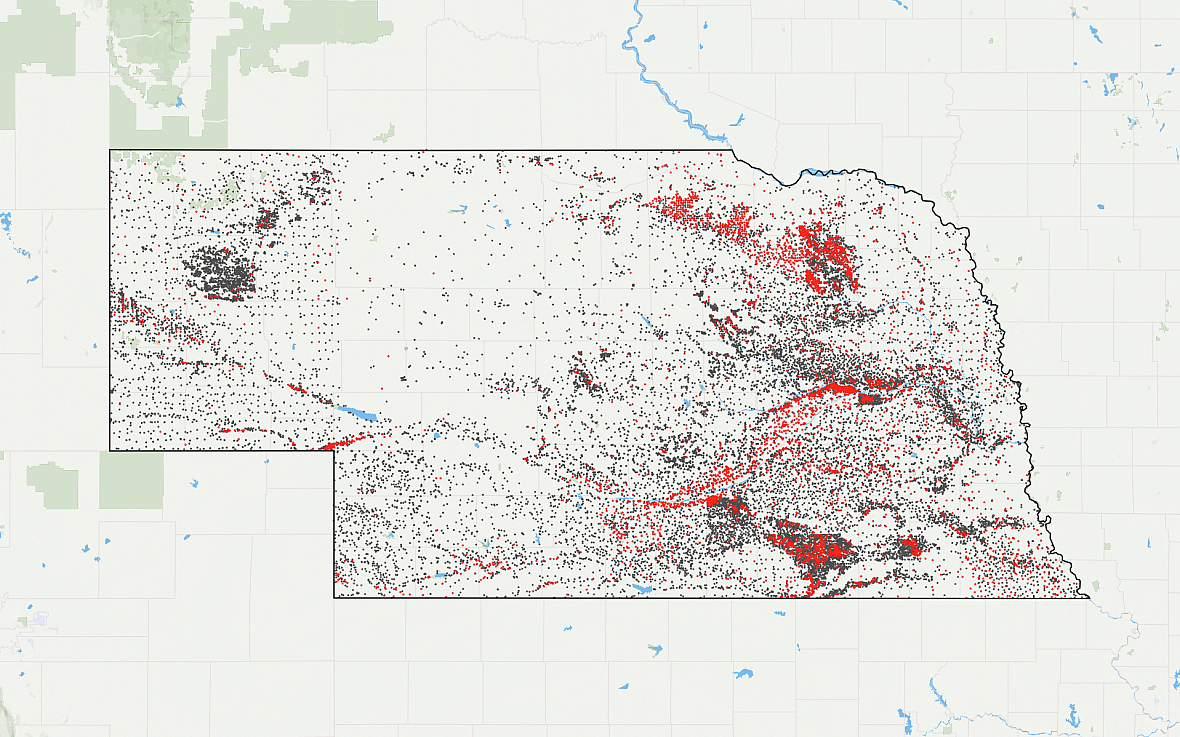 A map of Nebraska wells. Those marked red are above the EPA drinking water limit for nitrate.
