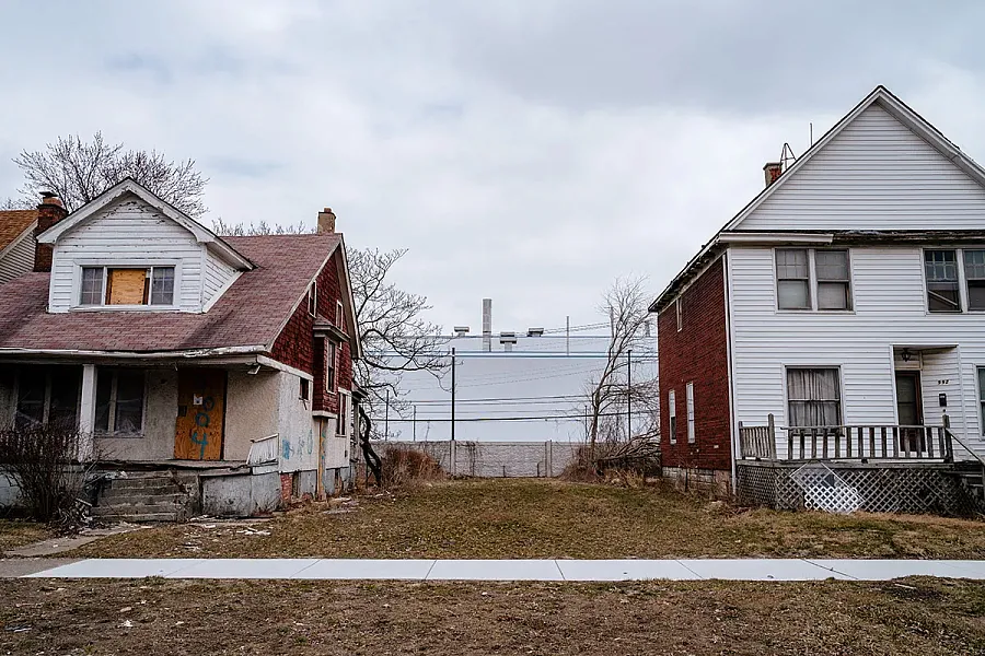 Image of a A residential block on the city’s east side near the Stellantis facility.