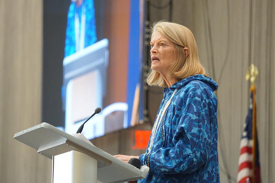 A women having a speech 