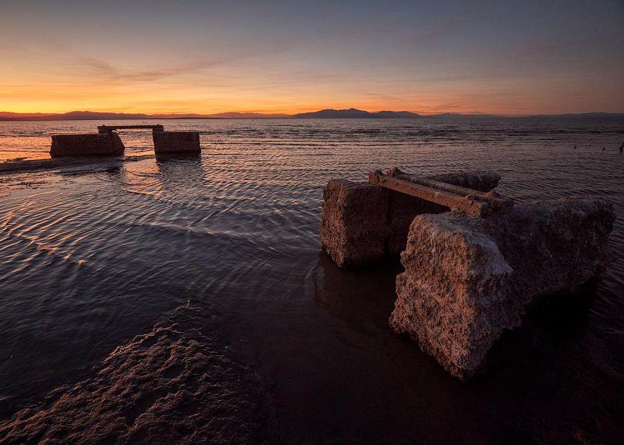 An image of a ocean in evening