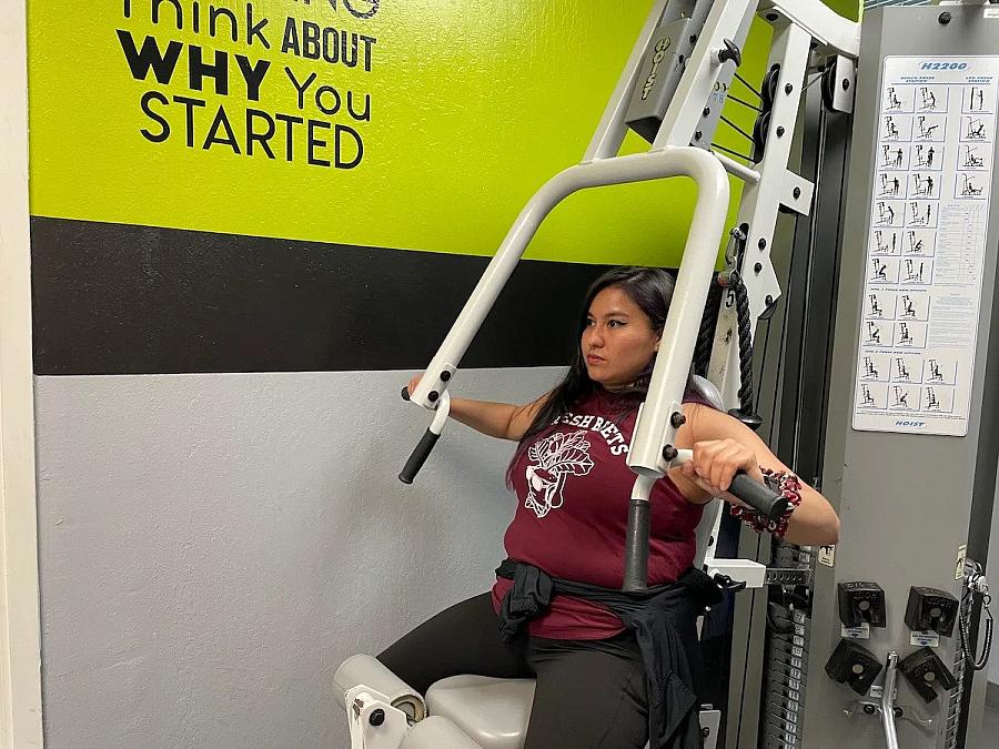 An image of a person working out in the gym.