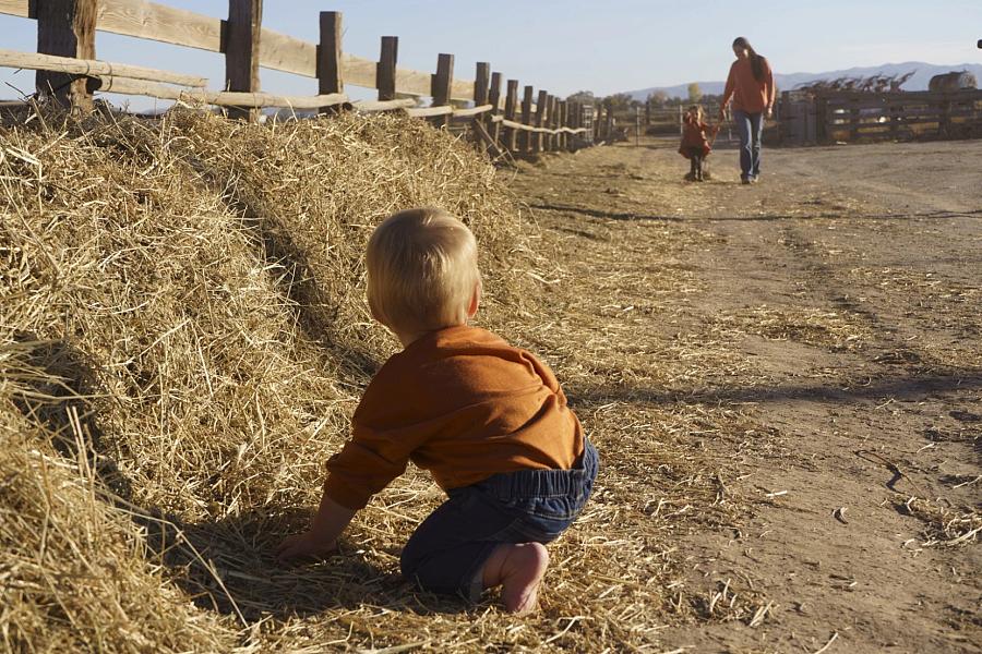 Image of a kid playing