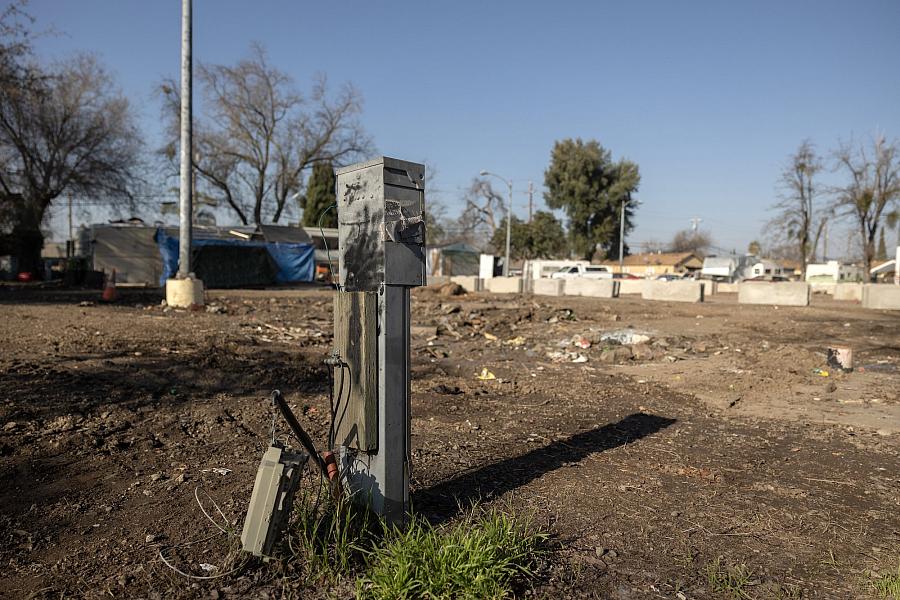 Image of empty mobile home lot