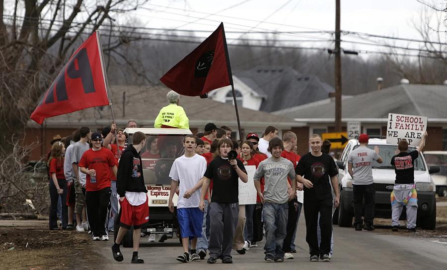 Students on road protesting