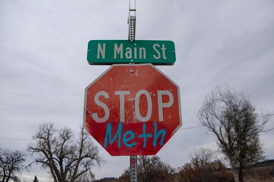 Image of a stop sign with Meth written below "Stop"