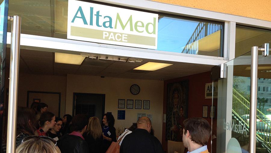Image of entrance to AltaMed clinic