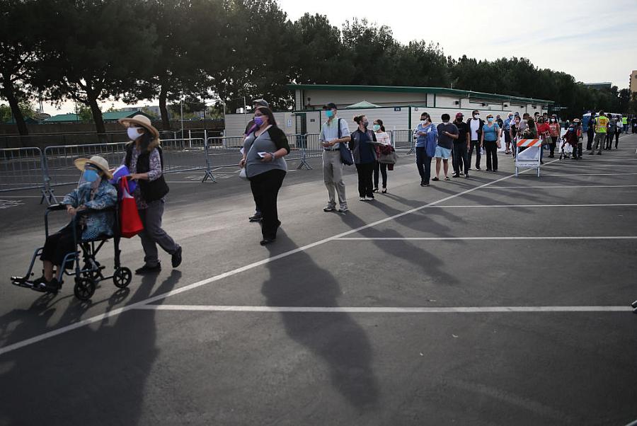 Covid-19 vaccine line in Southern California.