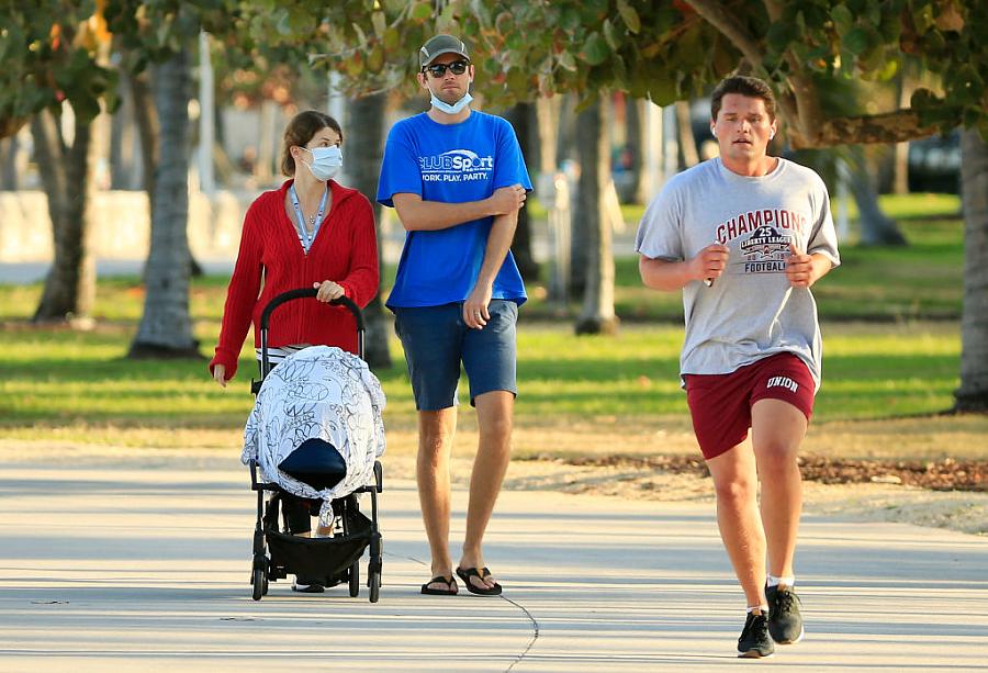 Is this family breathing in this runner’s plume? Or are the rules outside fundamentally different?