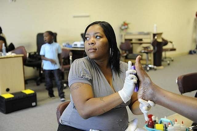 Karen Bouffard’s story on Detroit's high maternal death rate featured Kanitra Patterson, who developed a potentially fatal heart condition while pregnant. (Photo by David Coates / The Detroit News)