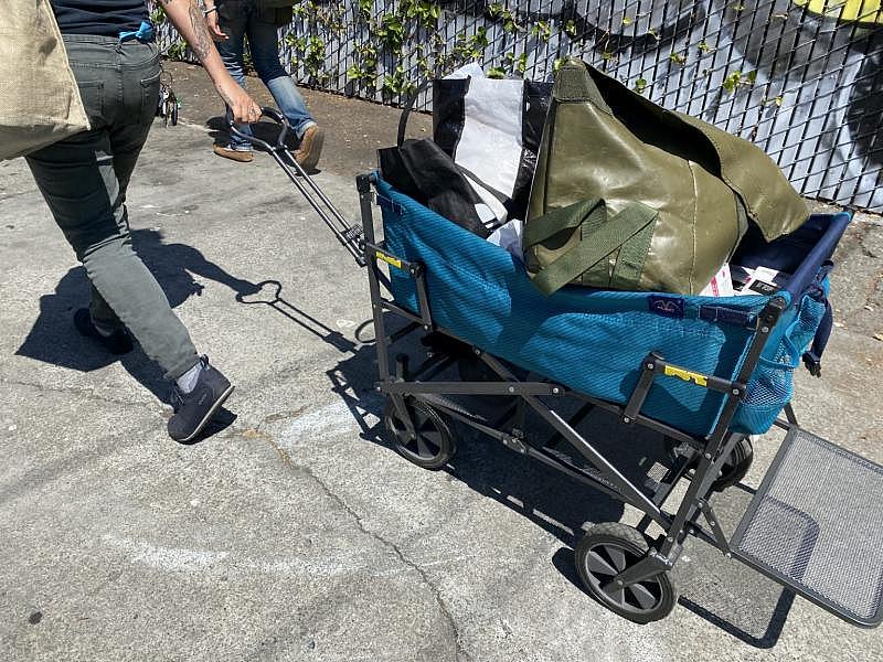 The Punks With Lunch outreach wagon, rolling along a West Oakland sidewalk. (Ariel Boone) The Punks With Lunch outreach wagon, rolling along a West Oakland sidewalk. (Ariel Boone)