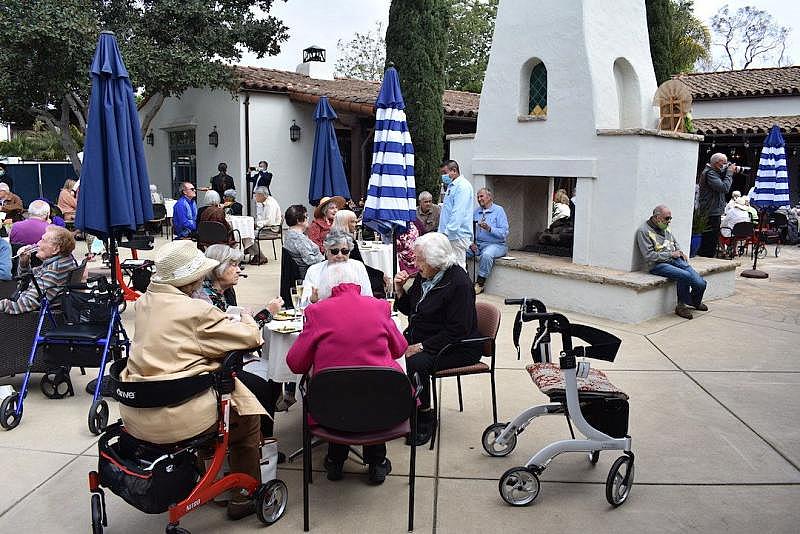 Maravilla senior living community residents gather for an Earth Day celebration in April.  (Brooke Holland / Noozhawk photo)