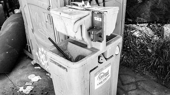 Hand-washing station on Vineland Ave in North Hollywood (Feb. 26, 2021)