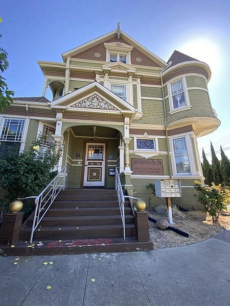 Outside the Center for Empowering Refugees and Immigrants (CERI) on June 14, in Oakland, Calif. Soreath Hok / KVPR