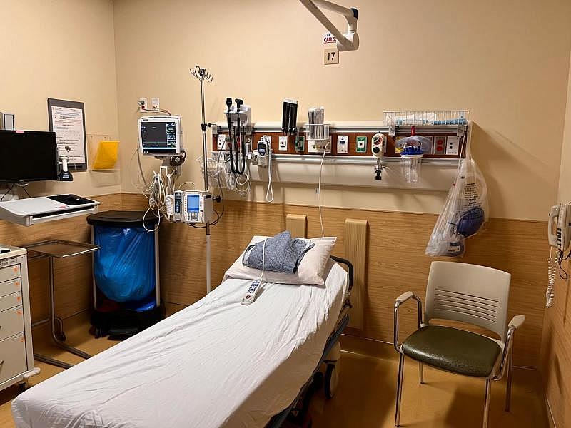 Marian Regional Medical Center's emergency department uses one of its rooms for involuntary psychiatric patients. (Jade Martinez-Pogue / Noozhawk photo)