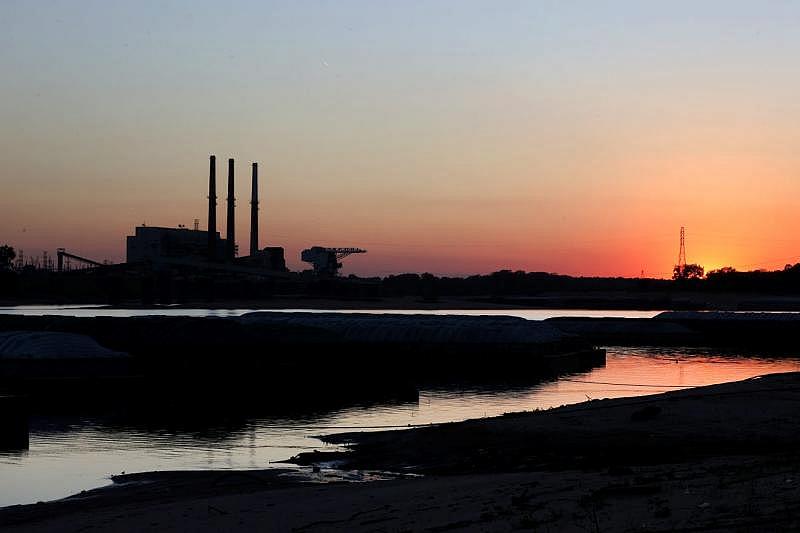 TVA Allen Fossil Plant seen across McKellar Lake on Thursday, Oct. 1, 2020. The coal plant, which closed in 2018, is likely responsible for much of the carbon Memphis put in the atmosphere over the last six decades. Joe Rondone/The Commercial Appeal