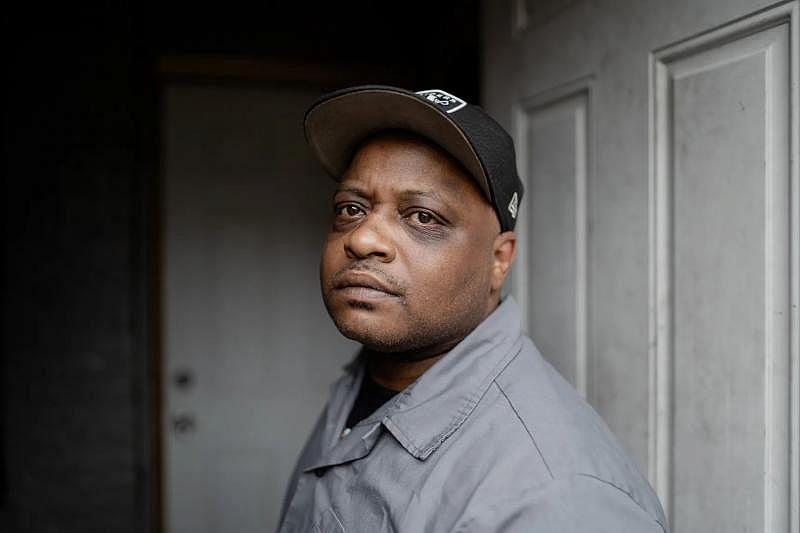 Raymond Galloway says that, even though his two drug possession arrests were soon thrown out, he was unable to work regularly for more than six months, resulting in more than $6,000 in lost wages. Pat Nabong / Sun-Times Raymond Galloway says that, even though his two drug possession arrests were soon thrown out, he was unable to work regularly for more than six months, resulting in more than $6,000 in lost wages. Pat Nabong / Sun-Times
