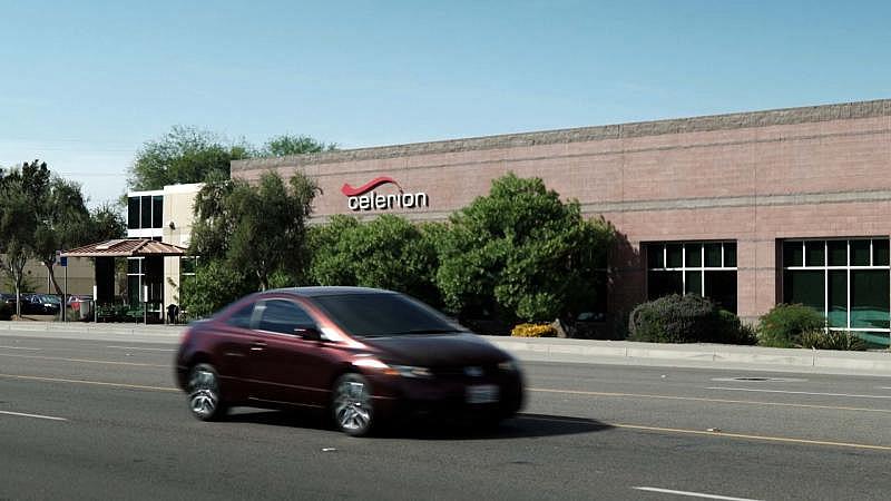 Vista exterior de la clínica de Celerion en Tempe, Arizona. La compañía conduce experimentos en humanos desde 1969. 