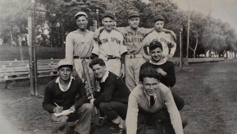 Un equipo de béisbol en Wood Island a principios del siglo XX./ Cortesía de Fran Riley