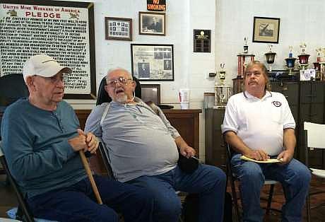 Marvin Bruner (center) talks to Wilber “Bud” Groeninger (left) and Bil Musgrave about the now-closed southwest Indiana coal mine where they worked for years. Jamie Smith Hopkins/Center for Public Integrity