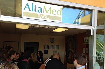 Image of entrance to AltaMed clinic