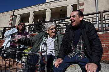 Image via The Boston Globe/Suzanne Kreiter.
