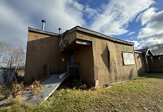 Rundown cabin structure