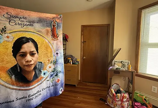 A women's picture in a room 