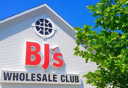 Harvard researchers randomly selected 20 BJ’s worksites to evaluate a wellness program.
