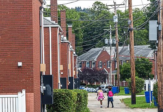 Report offers plan to cut child poverty in U.S. in half in 10 years