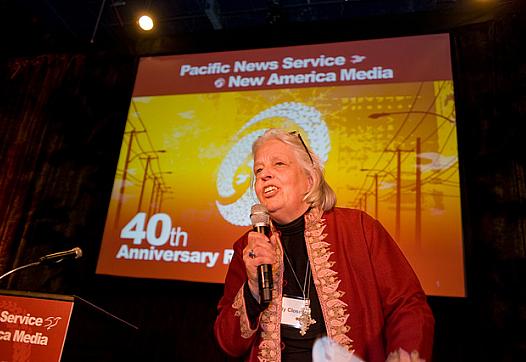 Sandy Close delivers a speech at the 40th anniversary of Pacific News Service in 2010. (Photo: Kevin Chan/New America Media 