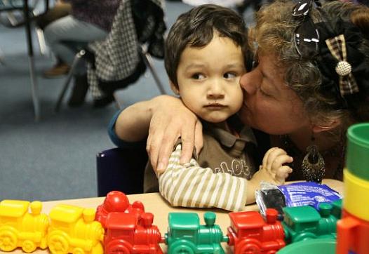 Brandon Gonzales en la apertura de un centro para padres de niños en educación especial del DISD. | BEN TORRES/ESPECIAL PARA AL DÍA