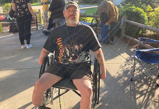 Doctors had to amputate Bill's hands and feet after he fell asleep in the snow when he was homeless in February of 2018.