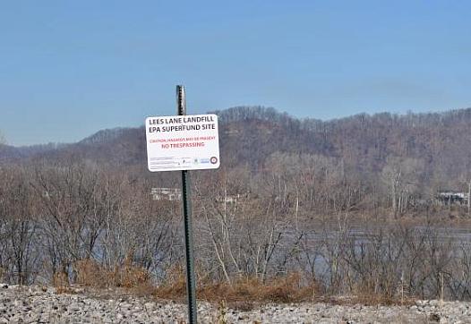 Credit Erica Peterson / WFPL A sign on the Lees Lane Landfill warns of hazards.