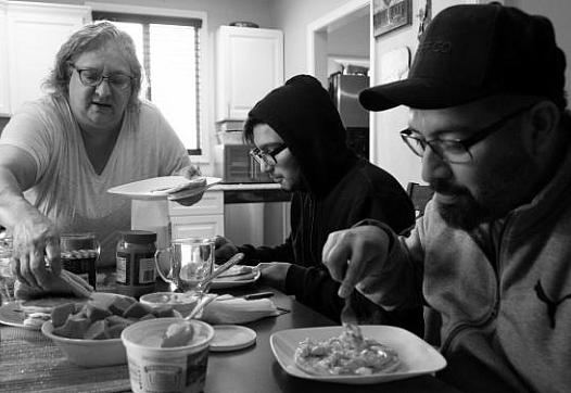 Leticia, an undocumented 53-year-old mother of three, spent months on the waitlist for a knee surgery. The untreated injury not