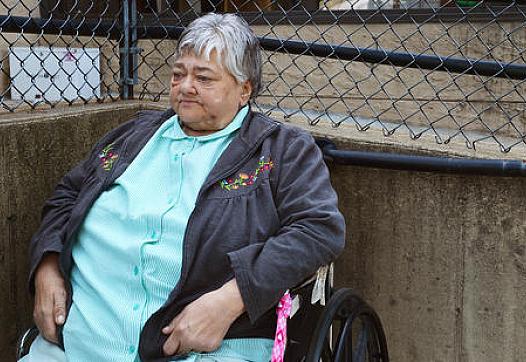  Waiting to go home patient Elaine Dries, of Allentown who does dialysis 3 times a week at Fresenius Dialysis Center on Hamilton Blvd. in Allentown, waits to be helped loaded onto a LANta Van to be driven home. (APRIL BARTHOLOMEW / THE MORNING CALL)
