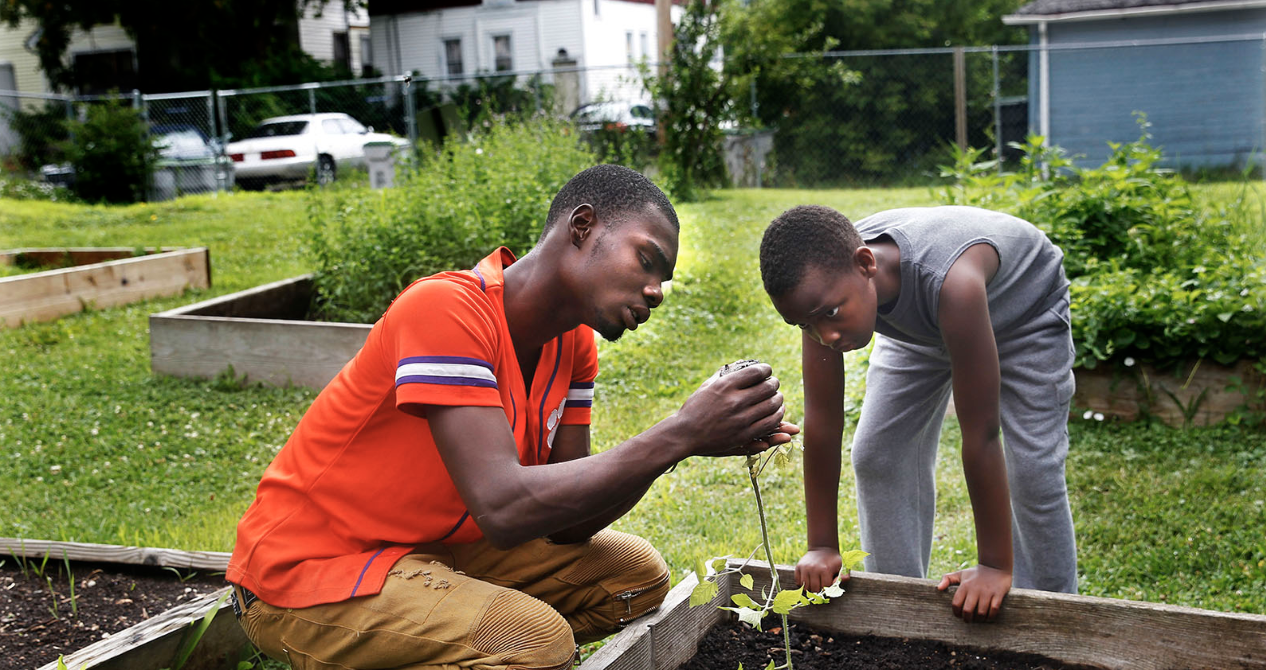 In Milwaukee S Poorest Zip Code Fruits And Vegetables Become Powerful Weapons For Saving Young Boys Center For Health Journalism