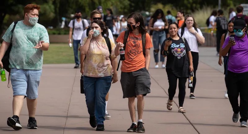 Estudiantes en el campus de ASU, Tempe, Arizona, el 31 de agosto de 2021. Mark Henle/The Republic