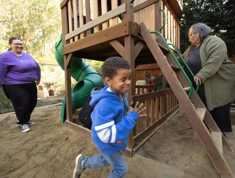 Isabel Daniels (left) and Pat Sullivan (right) run through activities with children at Baby Steps on Friday, Nov. 18, 2022, in San Francisco.(Paul Kuroda / For The San Diego Union-Tribune)